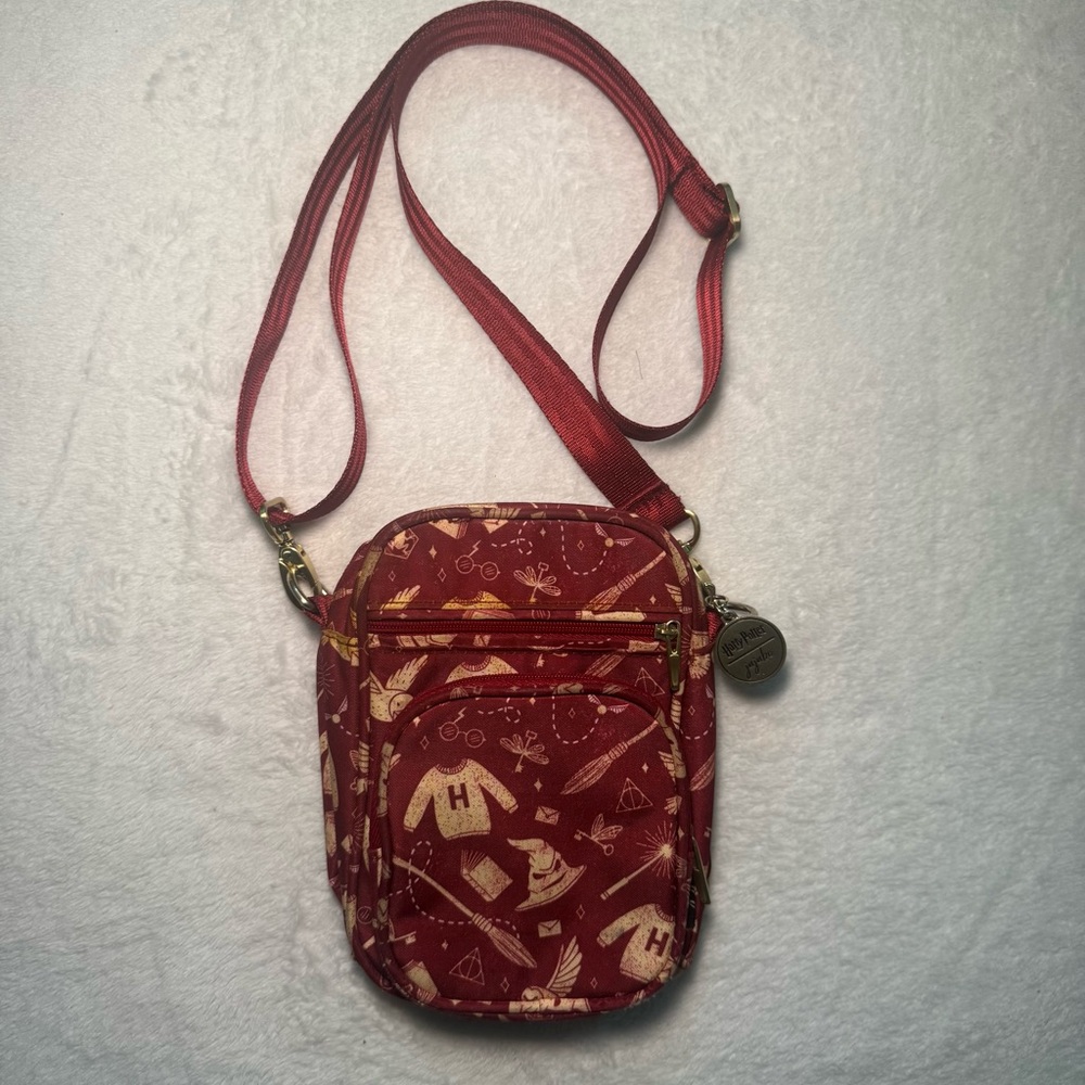 Jujube HOGWARTS ESSENTIALS Mini Helix Harry Potter Crossbody Bag - Picture 3 of 8
